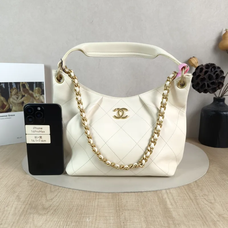Chanel Crossbody Bag hobo White Lambskin One Size 27 × 11 × 24 cm — cover view 4 of 5