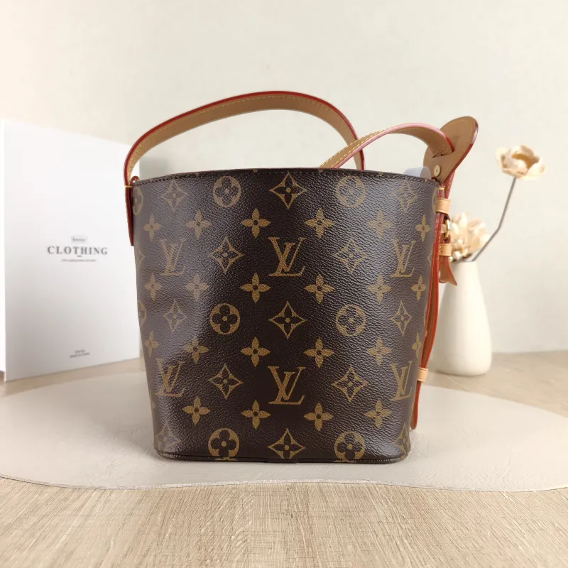 Louis Vuitton Top Handle Bag ALL IN BB Monogram PVC BB 16 × 12 × 18 cm Leather Tag， — detail view 9 of 9
