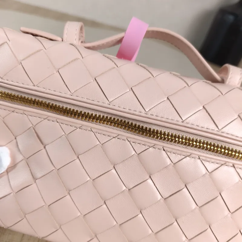 Bottega Veneta Crossbody Bag Bang Bang Cosmetic Bag Pink Calfskin 22 × 5.5 × 12.5 cm — detail view 2 of 11