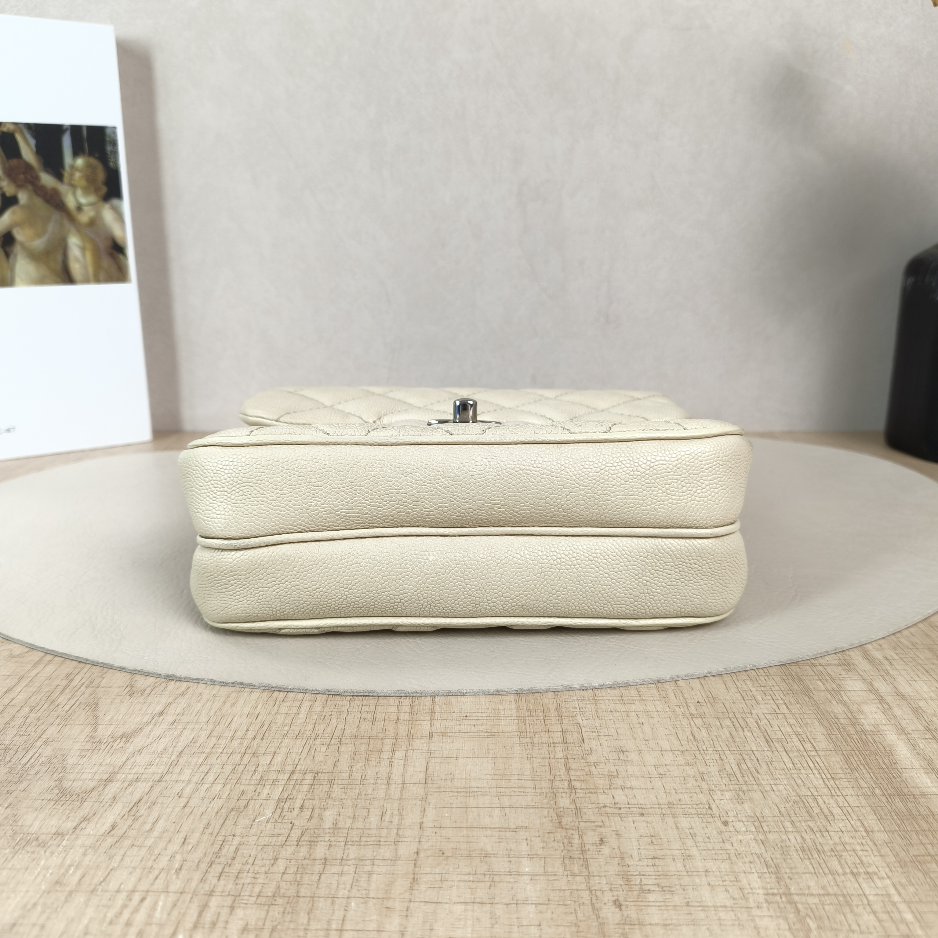 Chanel Crossbody Bagcf Collection Crossbody Bag White Calfskin One Size19 × 7 × 16 cm — cover view 2 of 5