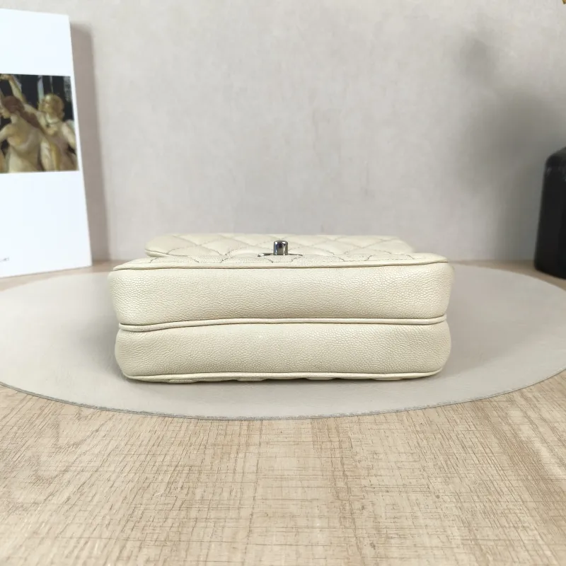 Chanel Crossbody Bagcf Collection Crossbody Bag White Calfskin One Size19 × 7 × 16 cm — cover view 2 of 5