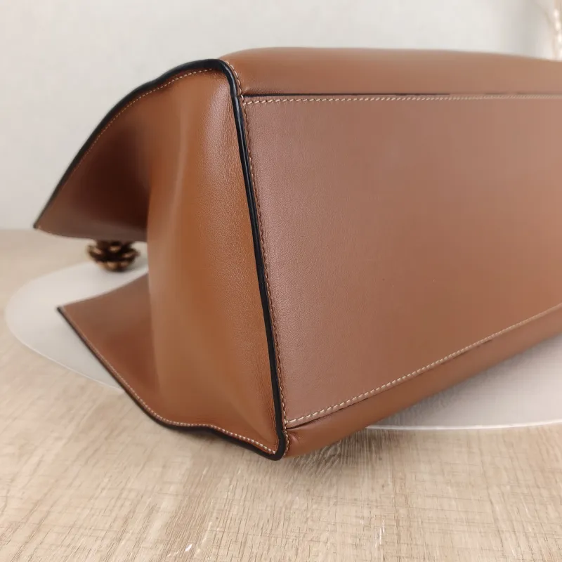 CELINE Shoulder Bag Cabas 16 Tote Bag Caramel Calfskin Large37 × 14 × 26 cm — detail view 9 of 10