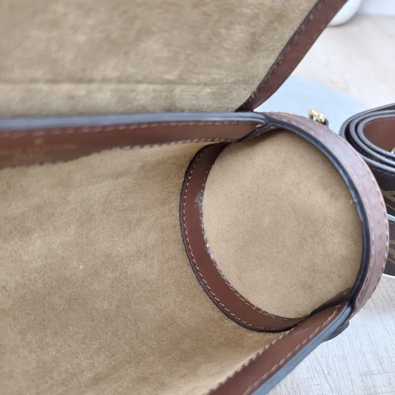 Louis Vuitton Crossbody Bag Papillon Trunk Monogram PVC Small19 × 9 × 9 cm — detail view 12 of 17