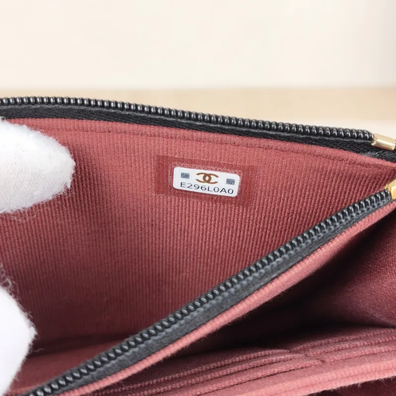 Chanel Crossbody Bag woc Black Lambskin One Size15.5 × 5 × 11 cm — detail view 11 of 12
