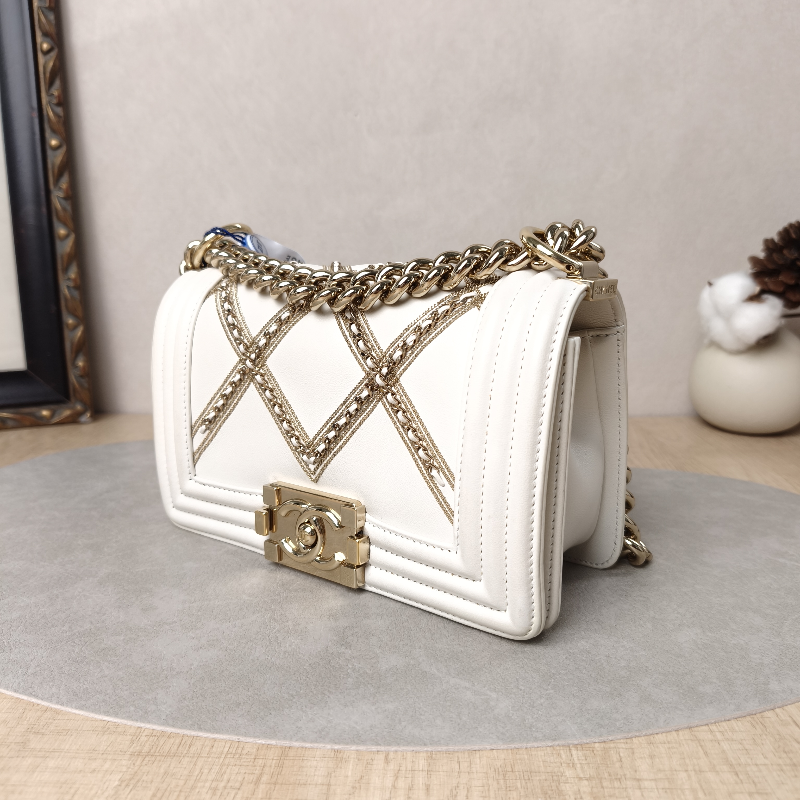 Chanel Crossbody Bag Le Boy Edition White Calfskin Small20.5 × 8.5 × 12 cm — cover view 2 of 5
