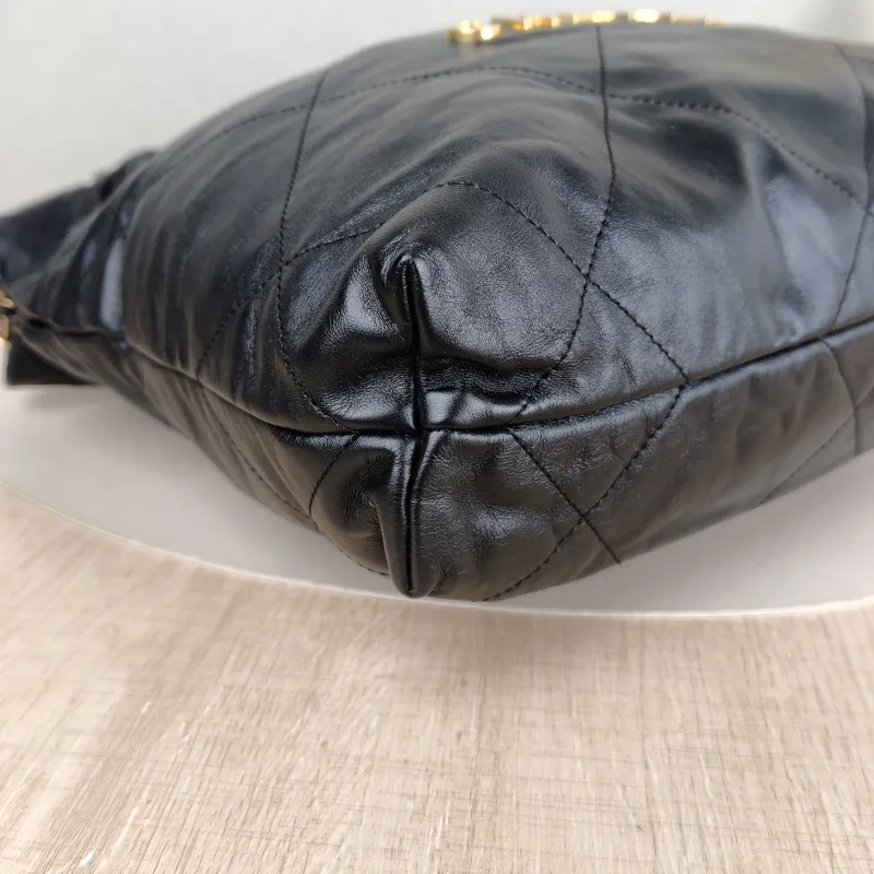 Chanel Shoulder Bag 22Bag Black CC alfskin Small 35 × 7 × 37 cm — detail view 3 of 14