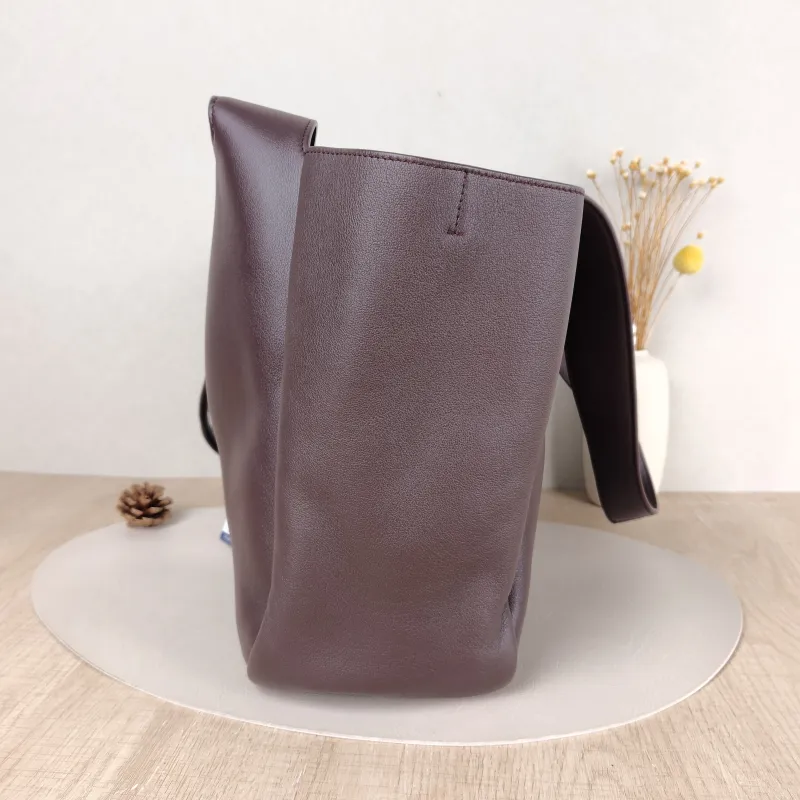 SAINT LAURENT Shoulder Bag LE 5 À 7 BEA Calfskin One Size 50 × 18 × 28 cm — detail view 6 of 12