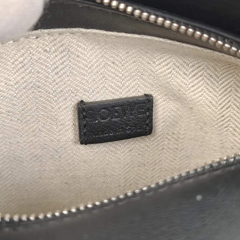 LOEWE Crossbody Bag Puzzle Black CC alfskinmini18 × 8 × 12.5 cm — detail view 4 of 12