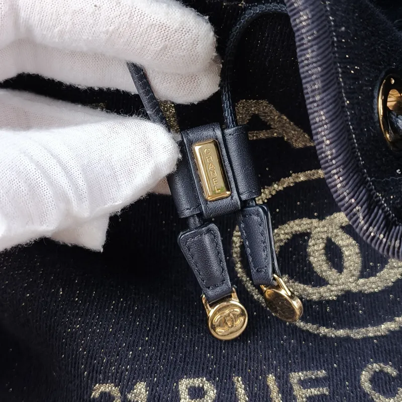 Chanel Shoulder Bag Bucket Bag Navy Gold Canvas 20 × 15 × 25 cm 28 — detail view 10 of 15