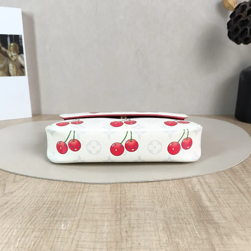 Louis Vuitton Crossbody Bag IVY White · PVC Small 23.5 × 4.3 × 12 cm Conditioned — cover view 5 of 6