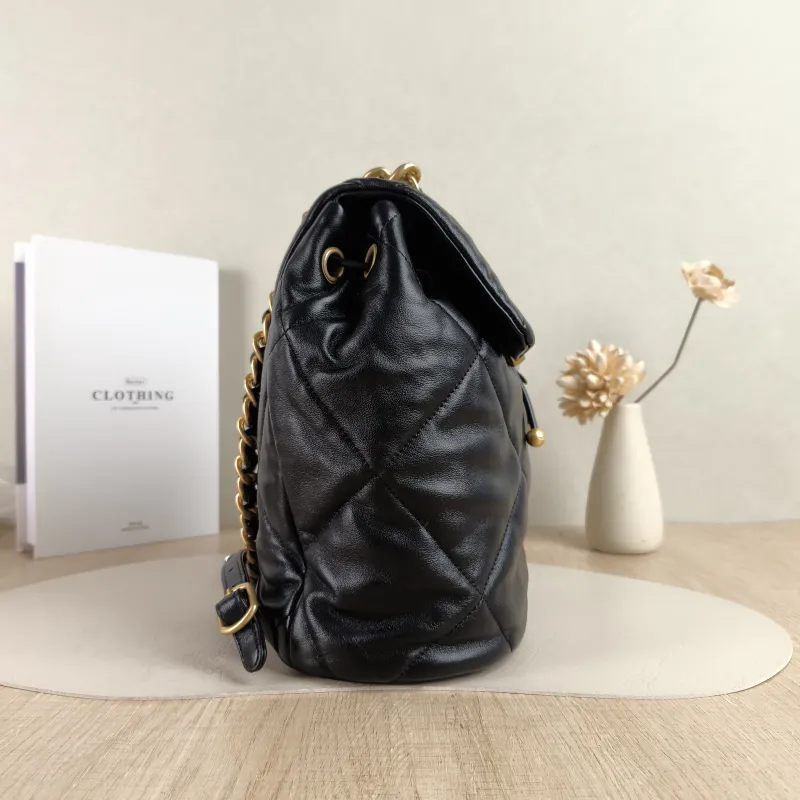 Chanel Backpack19Bag Backpack Black Lambskinmini22 × 16 × 26 cm — detail view 1 of 12