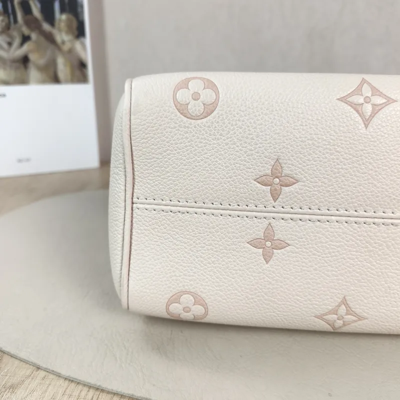 Louis Vuitton Crossbody Bag Speedy20 Beige · Pink Monogram Empreinte Embossed Calfskin Small 20.5 × 12 × 13.5 cm — detail view 9 of 10