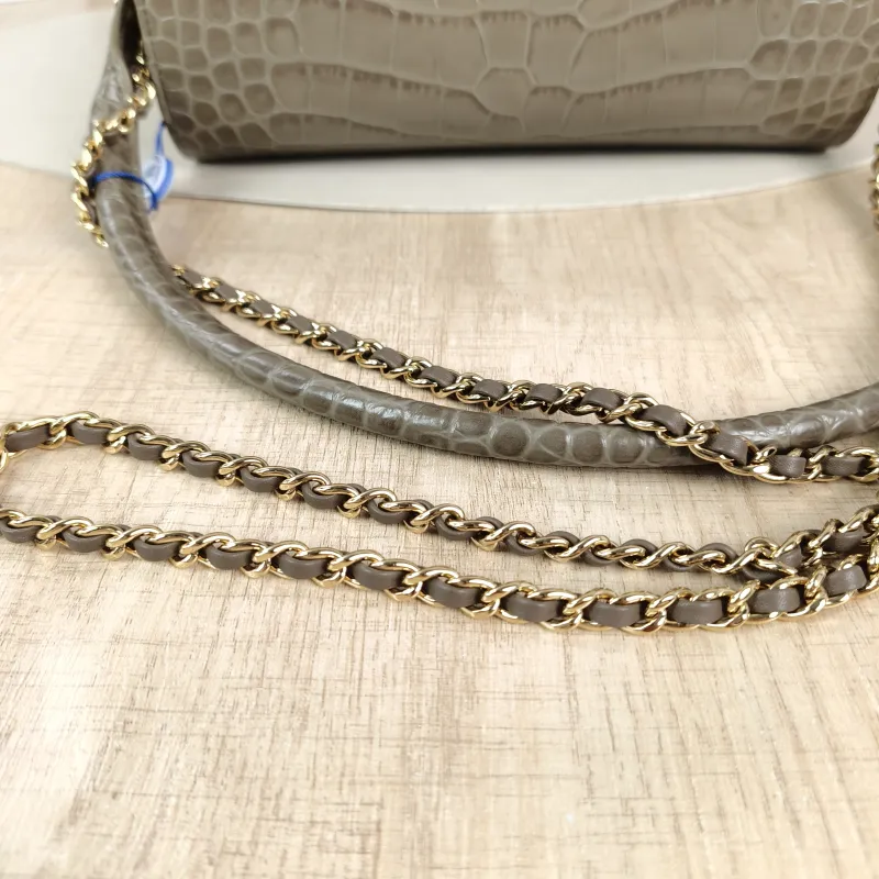Chanel Shoulder Bag 26a Collection Crossbody Bag Grey Calfskin One Size 23 × 11 × 12.5 cm — detail view 1 of 13