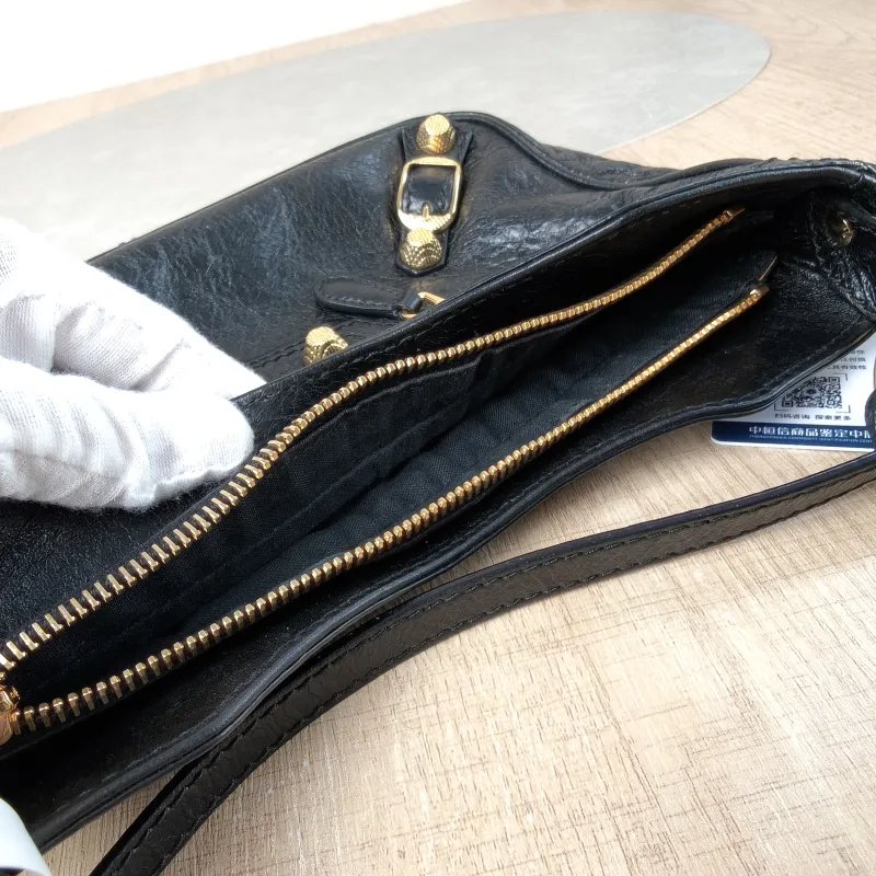BALENCIAGA Shoulder Bag Black Lambskin 23 × 5 × 14.5 cm — detail view 7 of 11