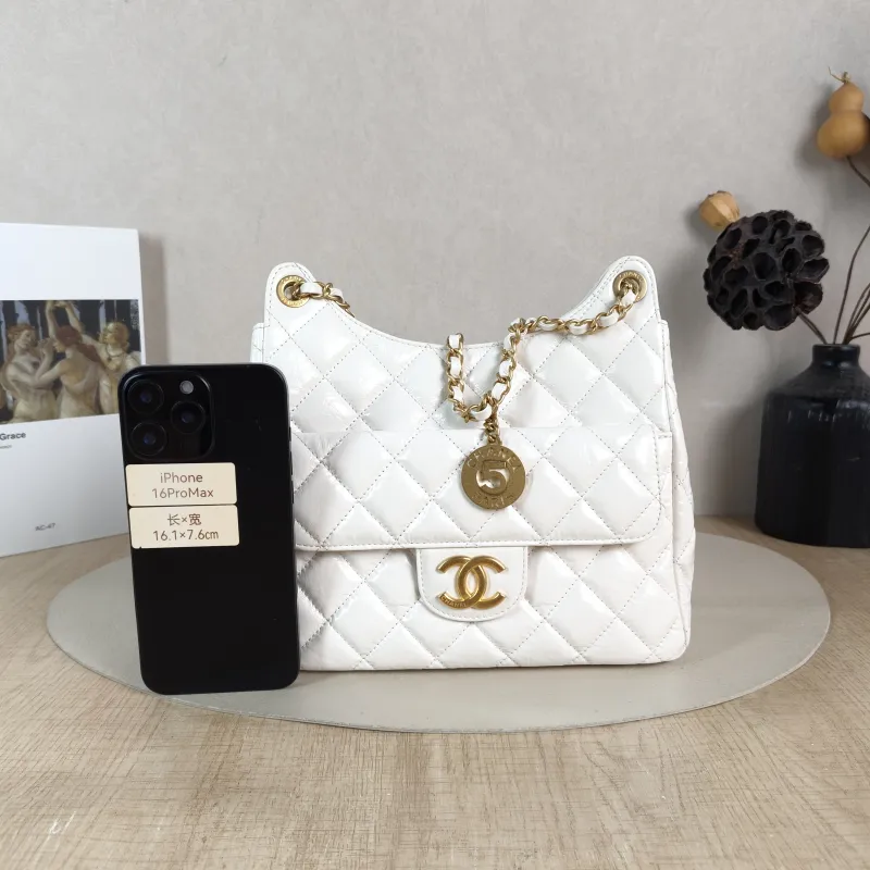 Chanel Crossbody Bag HOBO White Waxed Leather Medium 23 × 8 × 21 cm — cover view 6 of 6