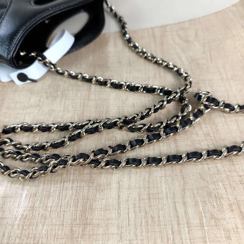 Chanel Shoulder Bag 31Bag Black Waxed Leather Calfskin nano 20.5 × 3.5 × 17 cm — detail view 2 of 10
