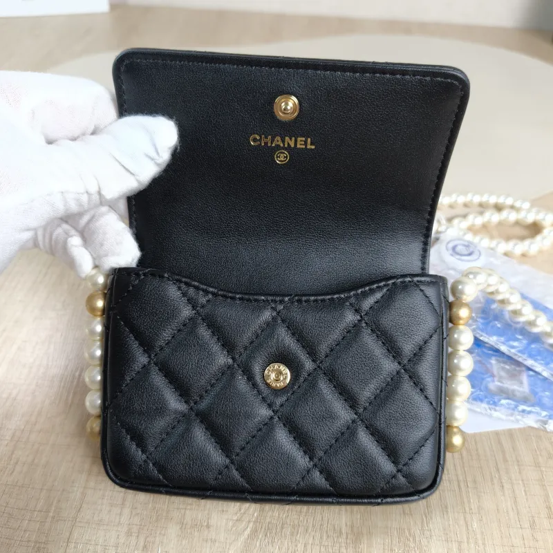Chanel Crossbody Bag Pearl Crossbody Bag Black Calfskin One Size12 × 4 × 9 cm — detail view 6 of 11