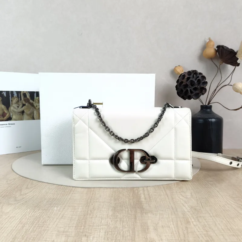 DIOR Crossbody Bag30Montaigne White Lambskin One Size25 × 8 × 15 cm — cover view 3 of 6
