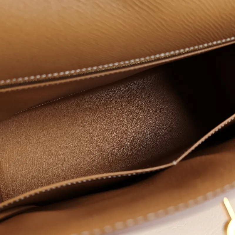 Hermès Shoulder Bag Kelly 32 Gold-Tone Hardware Epsom Calfskin Large 32 × 11 × 23 cm Y — detail view 2 of 10