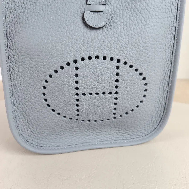 Hermès Crossbody Bag Evelyne Mini 16 Mini 16 TC Calfskin Mini 17 × 5.5 × 18 cm k — detail view 6 of 9