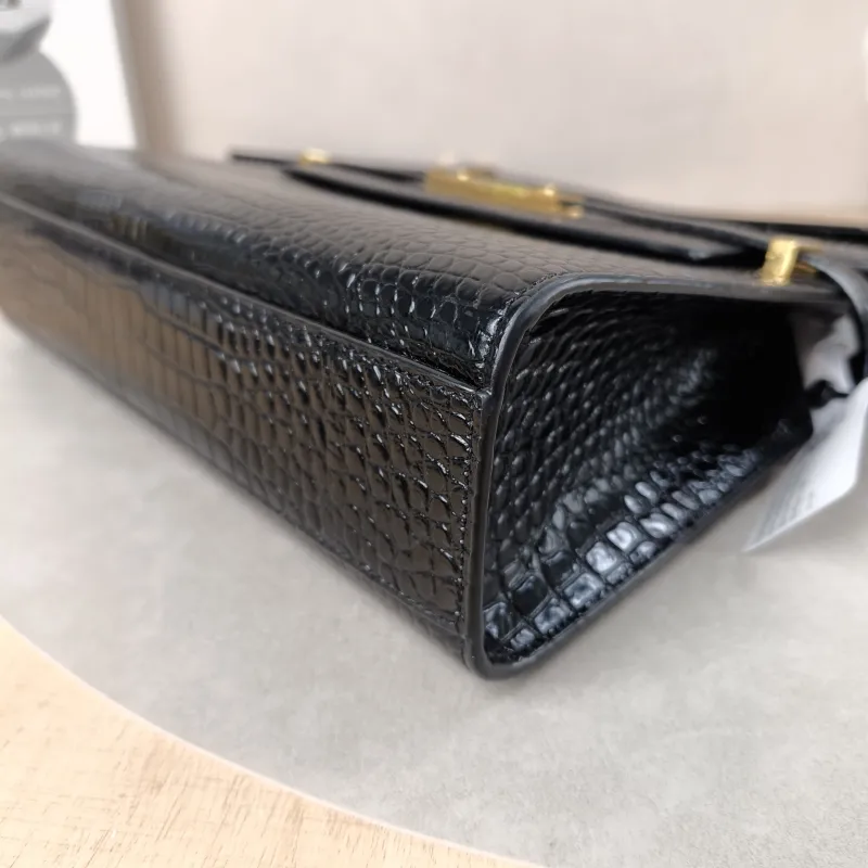 SAINT LAURENT Shoulder Bag MANHATTAN Black Calfskin Medium29 × 7.5 × 20 cm — detail view 2 of 15