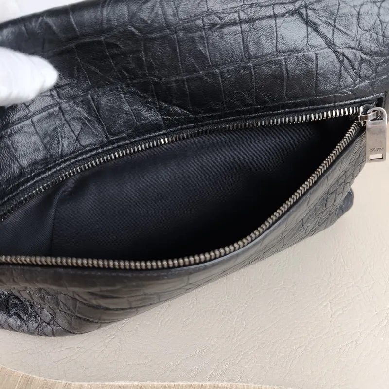 SAINT LAURENT Shoulder Bag Shoulder Bag Black Calfskin One Size 28 × 10 × 17 cm — detail view 11 of 12