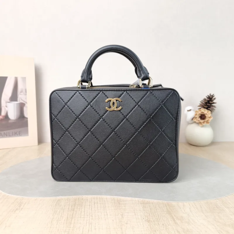 Chanel Crossbody Bag Box Bag Top Handle Crossbody Bag Black Calfskin 23 × 9.5 × 17 cm 29