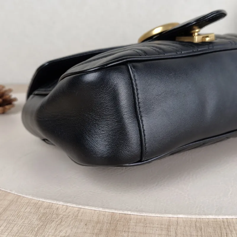 GUCCI Crossbody Bag GG Marmont Medium Marmont 26 Black CC alfskin Medium 26 × 7 × 15 cm — detail view 10 of 13