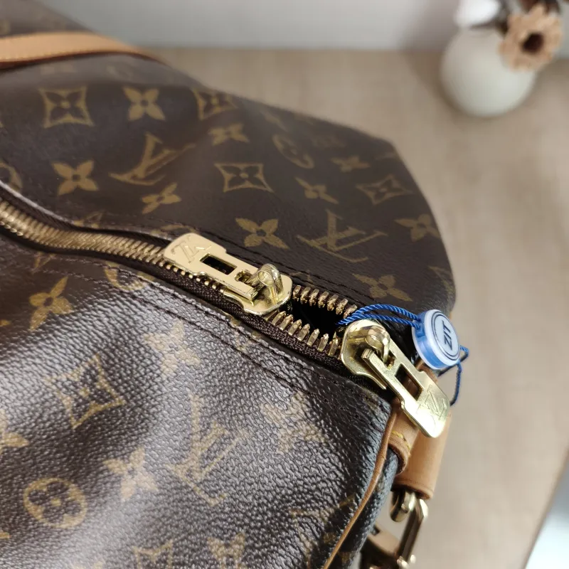 Louis Vuitton Crossbody Bag Keepall 55 Shoulder Strap Edition Monogram PVC One Size 55 × 26 × 31 cm — detail view 7 of 16