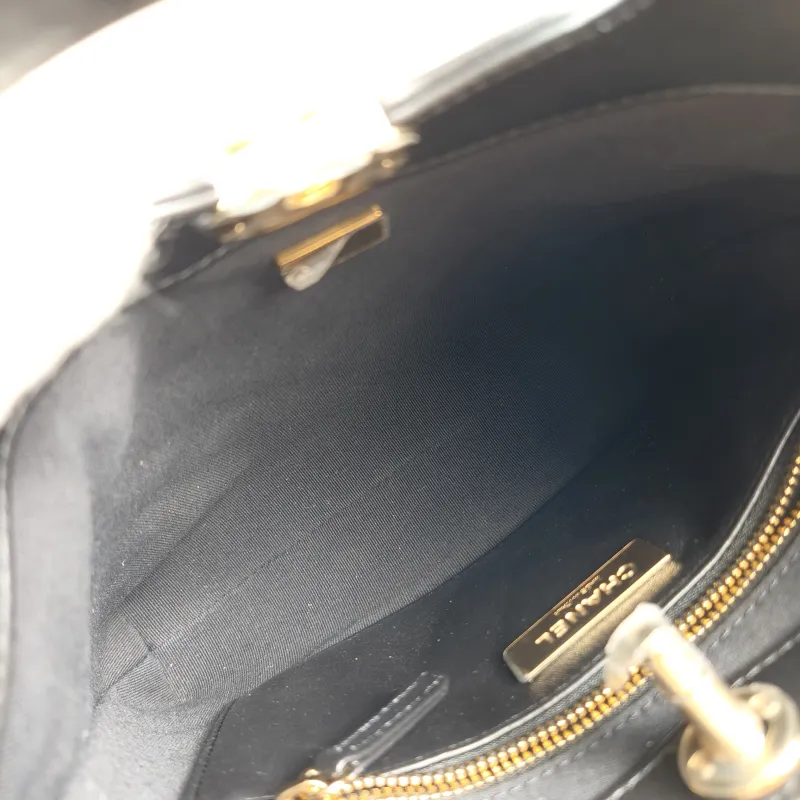 Chanel Crossbody Bag 31Bag Black Calfskin Mini 23 × 5.5 × 22 cm — detail view 12 of 12