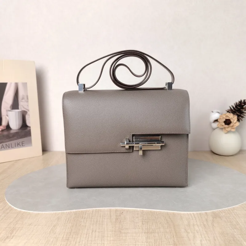 Hermès Crossbody Bag Verrou 23 Epsom Calfskin One Size 23 × 7 × 18 cm