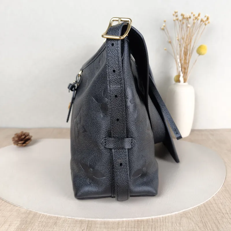 Louis Vuitton Crossbody Bag Carryall Black Calfskin Small29.5 × 12 × 24 cm — detail view 11 of 13