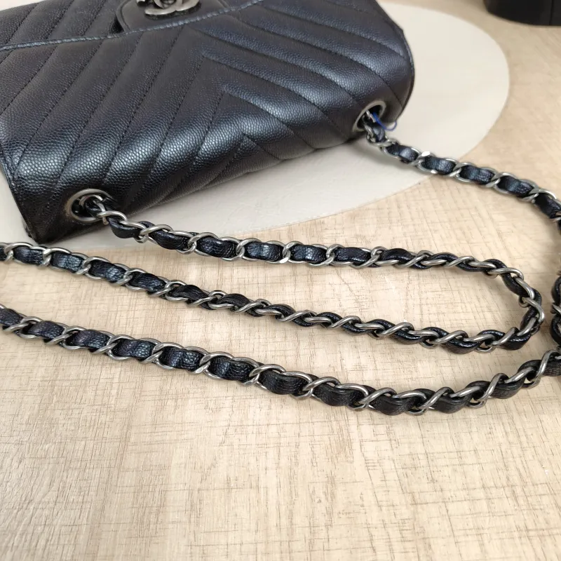 Chanel Crossbody Bag Classic Flap Large Mini CF Mini Black V Grained Calfskin mini20 × 6 × 12 cm — detail view 14 of 14