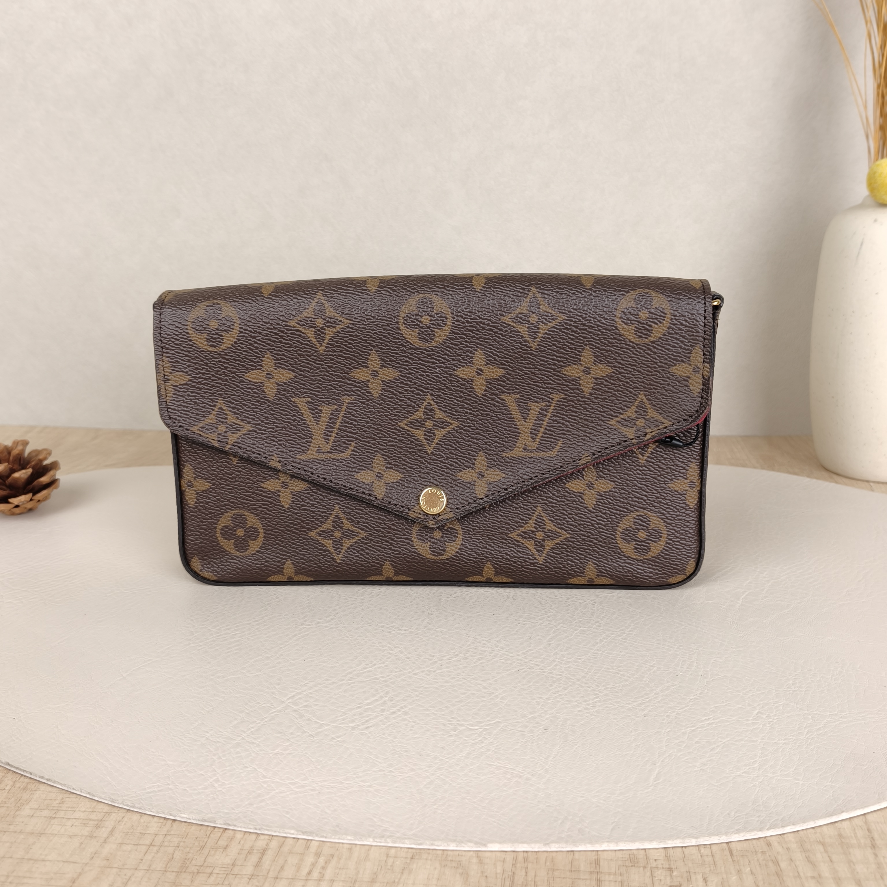 Louis Vuitton Crossbody Bag Pochette Félicie Monogram PVC Small21 × 3 × 12 cm