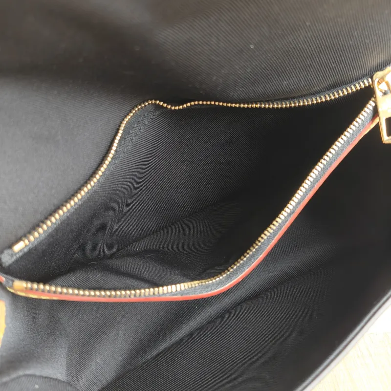 Louis Vuitton Crossbody Bag Diane Baguette Bag Shoulder Strap PVC Small 24 × 9 × 15 cm — detail view 9 of 12
