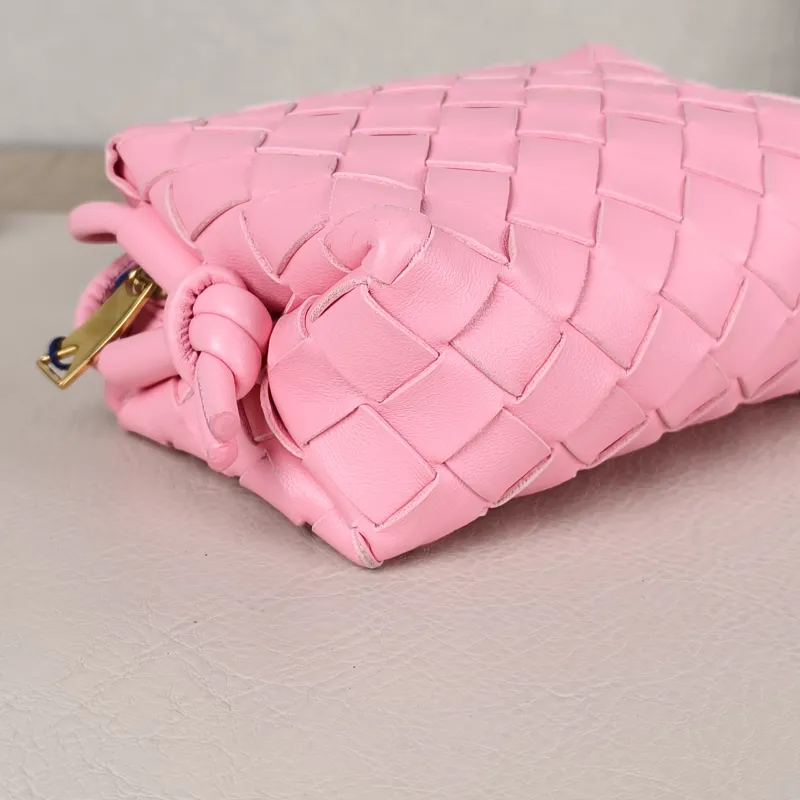 Bottega Veneta Crossbody Bag Loop Camera Bag Pink Lambskin Mini13 × 6 × 9 cm — detail view 4 of 9