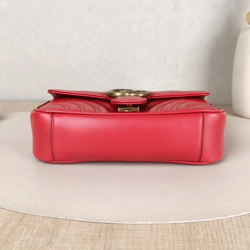 GUCCI Crossbody Bag GG Marmont Small Marmont 22Red Calfskin Small22 × 6 × 13 cm — cover view 4 of 5
