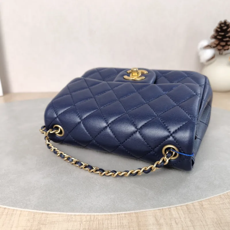 Chanel Crossbody Bag Blue Lambskin 17 × 8 × 13.5 cm — detail view 1 of 11