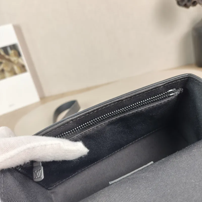 Louis Vuitton Crossbody Bag Steamer Box Monogram PV Cmini18 × 6.5 × 11 cm — detail view 12 of 13
