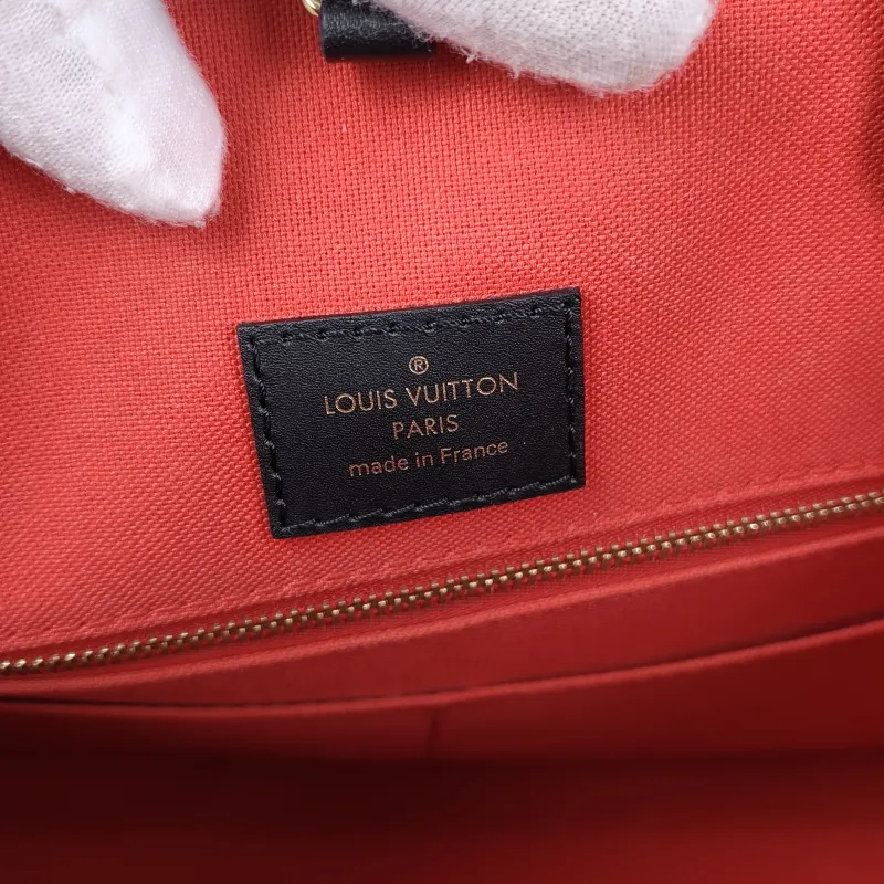 Louis Vuitton Shoulder Bag Onthego Medium Monogram PVC Medium35 × 14 × 27 cm — detail view 8 of 12