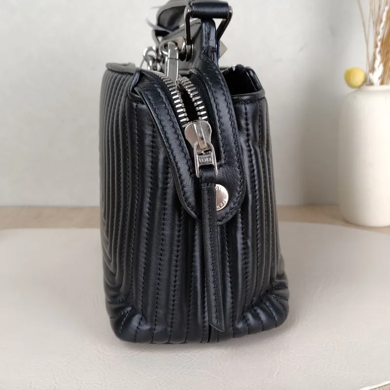 FENDI Crossbody Bagdotcom click Top Handle Bag Black Lambskin One Size23 × 11 × 15 cm — detail view 4 of 12