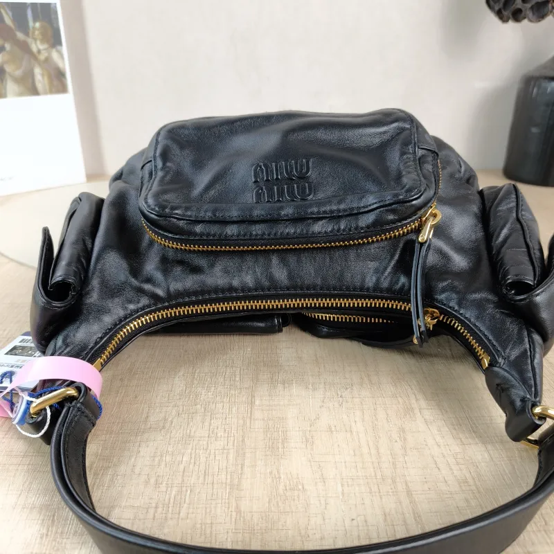 Miumiu Shoulder Bag Pocket Black SL ambskin Small 21 × 6 × 12 cm — detail view 10 of 10