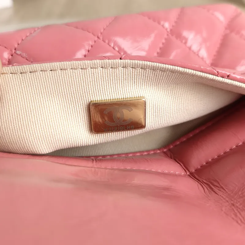 Chanel Crossbody Bag HOBO Pink Waxed Leather Small 19 × 6 × 17 cm — detail view 4 of 13