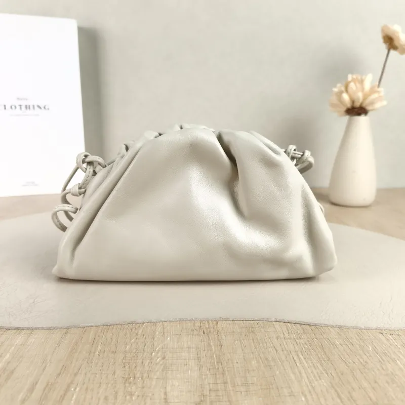 Bottega Veneta Clutch The Pouch Clutch White Calfskin Mini 22 × 5 × 13 cm — cover view 4 of 5