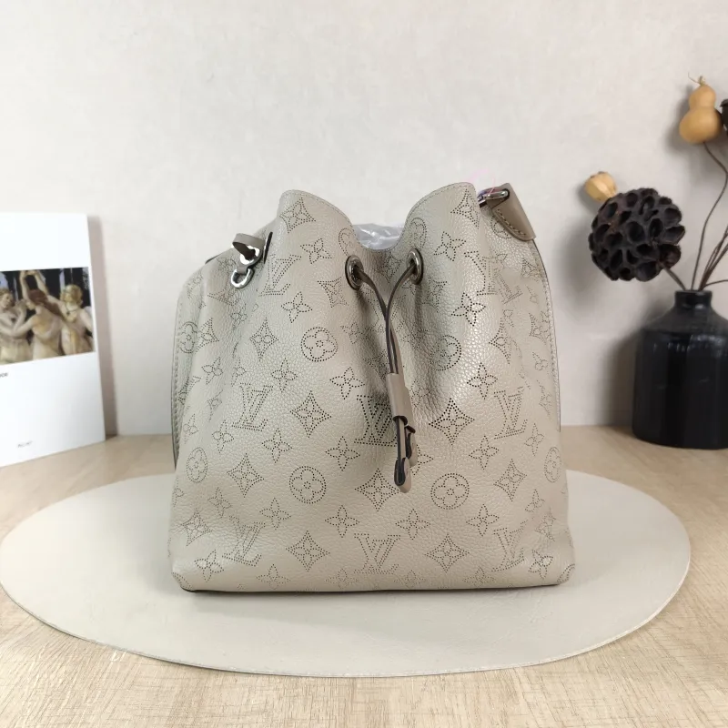 Louis Vuitton Shoulder Bag Muria Grey Calfskin One Size 26 × 14 × 26 cm