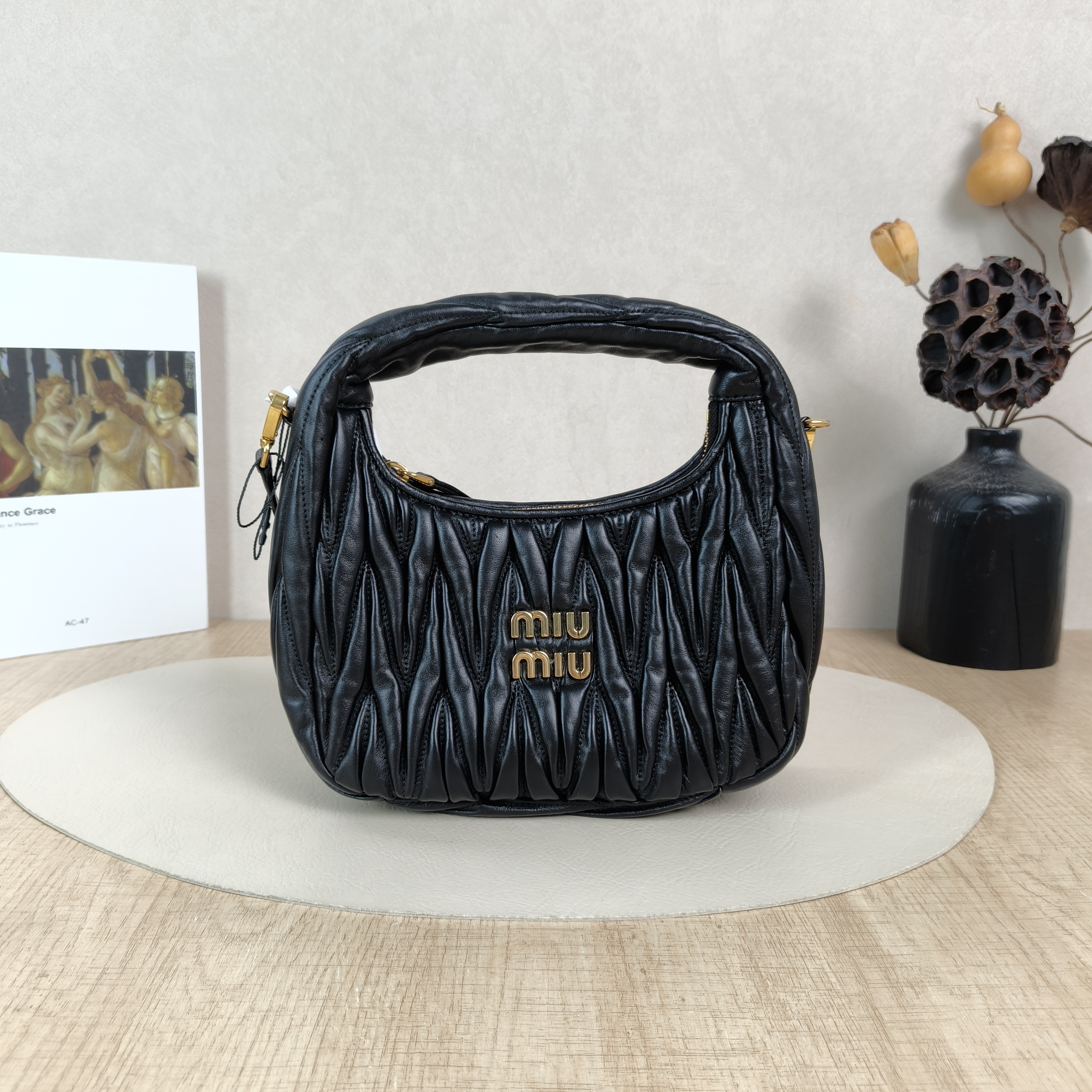Miumiu Shoulder Bag Wander Matelassé Hobo Black SL ambskin Small20 × 6 × 17 cm