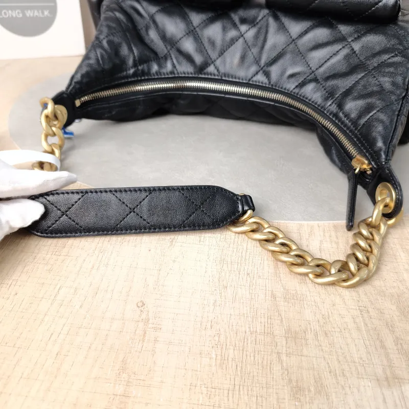 Chanel Shoulder Bag Hobo Shoulder Bag Black Lambskin Small31 × 15 × 22 cm — detail view 8 of 14