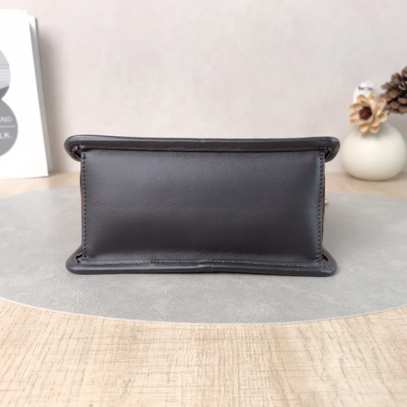 FENDI Shoulder Bag Kan IS houlder Bag Brown Calfskin One Size19 × 9 × 15.5 cm — cover view 5 of 6