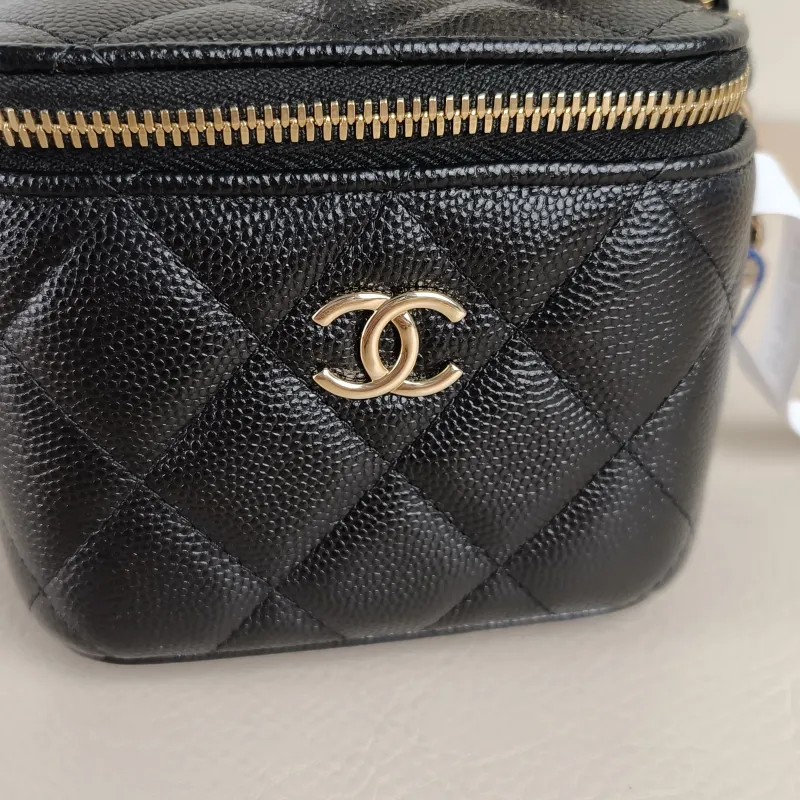 Chanel Top Handle Bag Edition Pearl Black Calfskin Mini 10 × 7 × 9 cm 31 — detail view 6 of 11