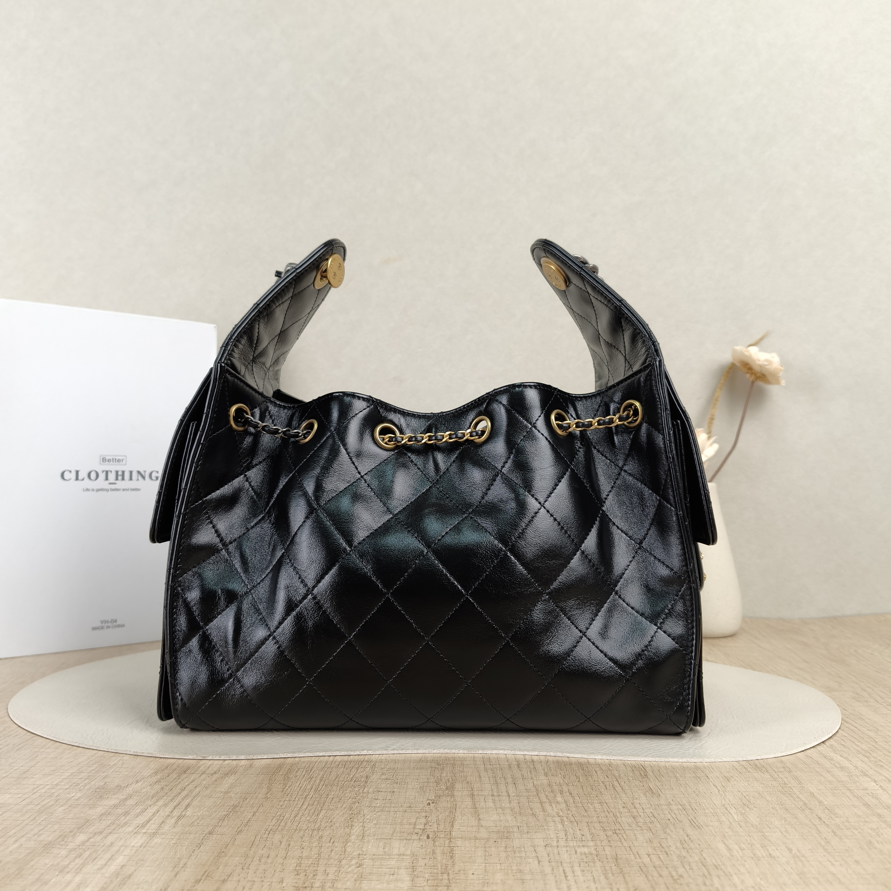 Chanel Shoulder Bag25Bag Black Waxed Leather Calfskin Small26 × 14 × 30 cm — cover view 2 of 5